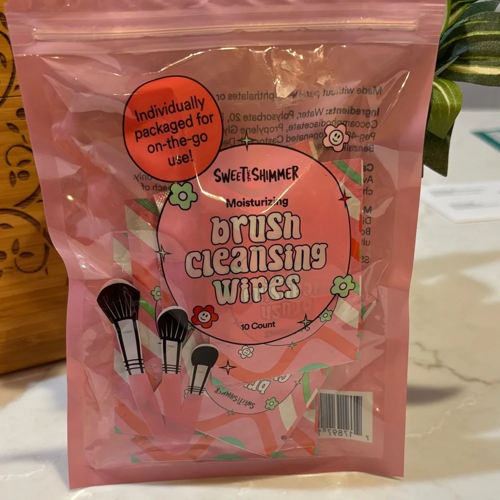 Matrix Glow Mania Hair Care Gift Set and Beauty Supply Bundle with Cosmetic Bag